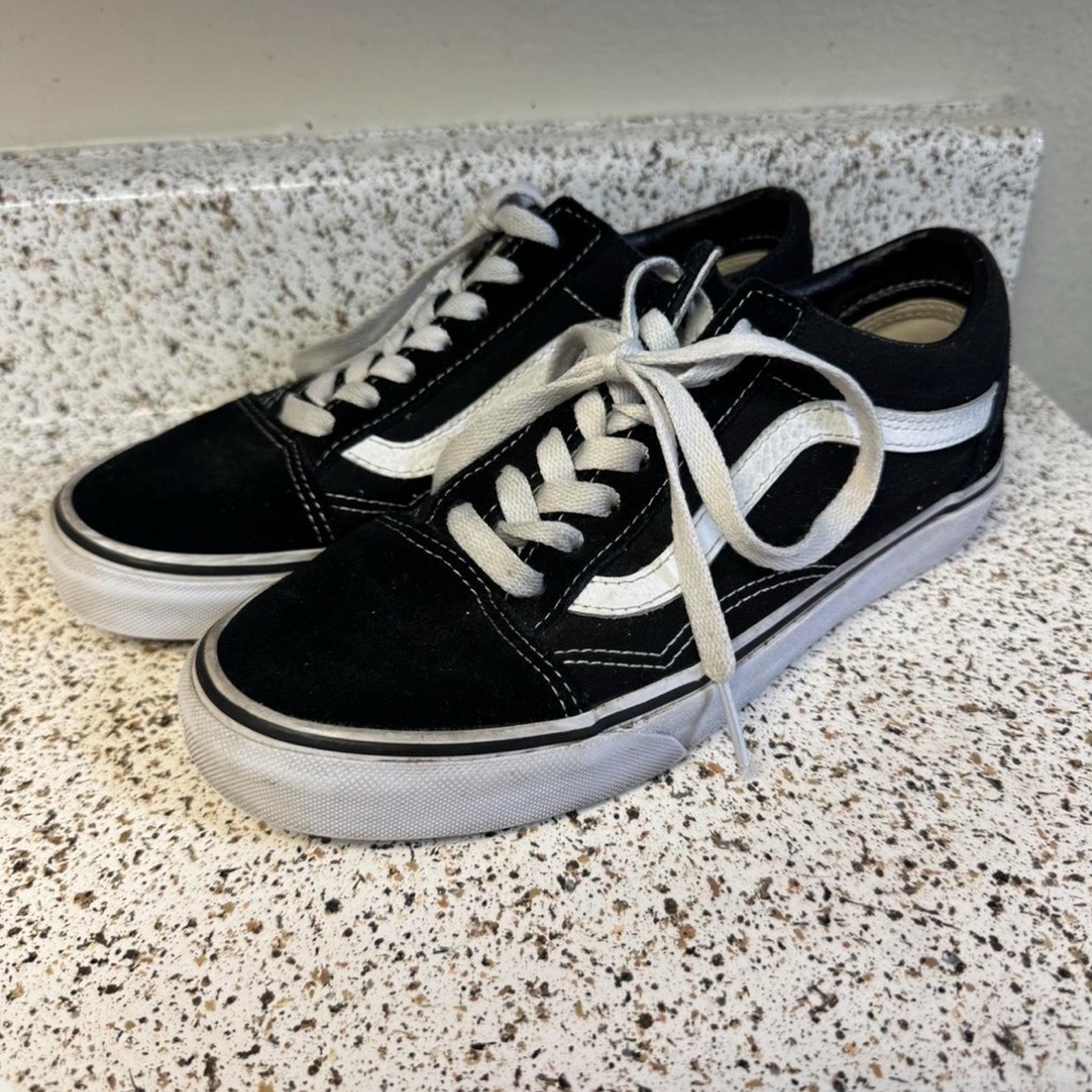Vans Black and White